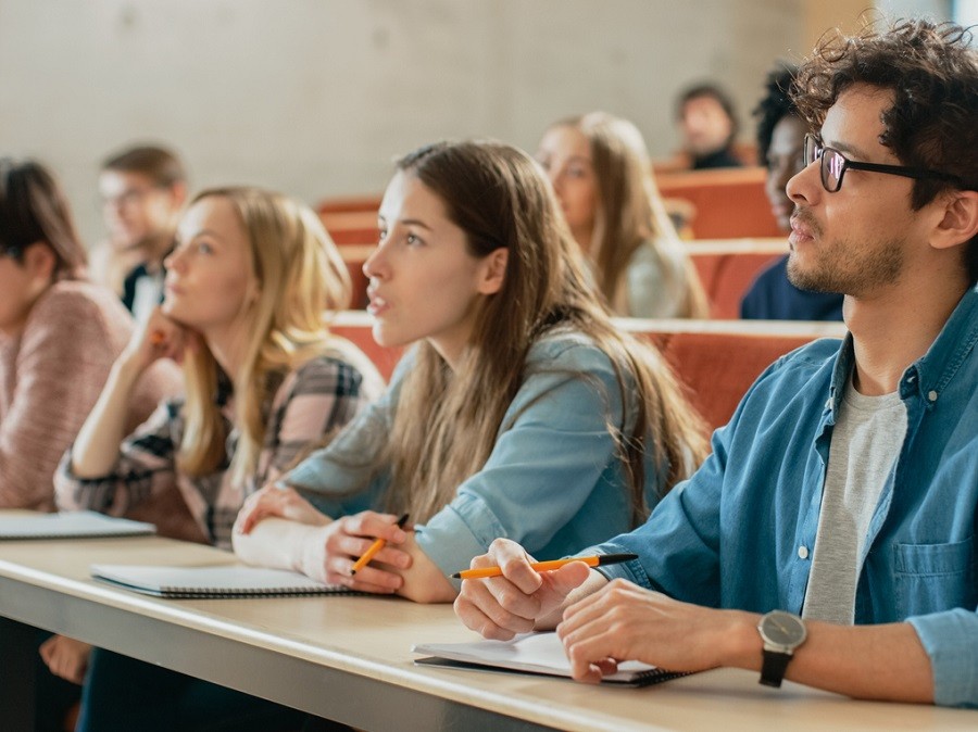 10 TIPS FOR STUDENTS WHO WANT TO STUDY HISTORY