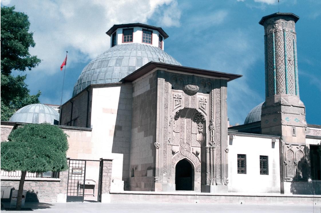 DİFFERENCES BETWEEN MADRASAH AND SCHOOL (MEDRESE AND MEKTEP)